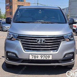 [현대]더 뉴 그랜드 스타렉스 2WD 웨건 12인승 모던 중고차 판매합니다
