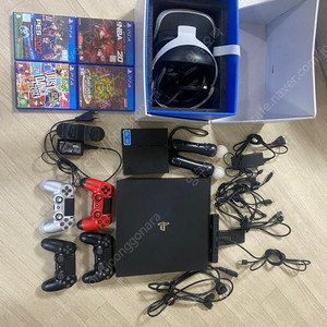 ps4프로 7107b 게임cd, 패드4개, psvr 등 4인셋 일괄 팝니다.