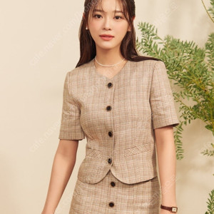 김세정 착용 로엠 자켓 스커트 셋업