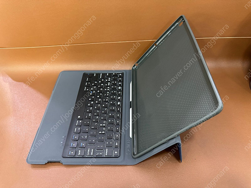 택포 (미개봉) ESR 블루투스키보드 케이스 아이패드 7/8/9세대 10.2인치 이미지
