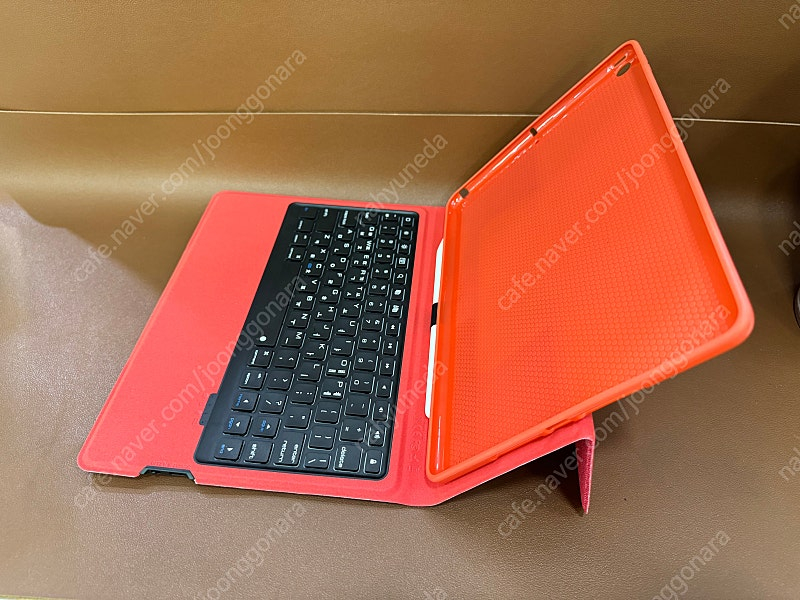 택포 (미개봉) ESR 블루투스키보드 케이스 아이패드 7/8/9세대 10.2인치 이미지
