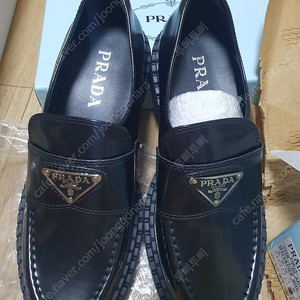 새상품) 프라다로퍼 240mm