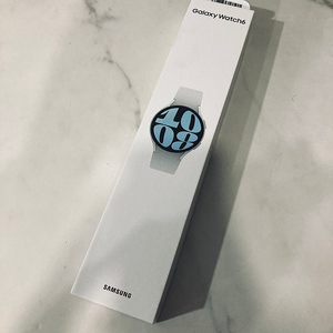 갤럭시 워치6 실버 44MM 미개봉 새거 16만원 판매합니다!
