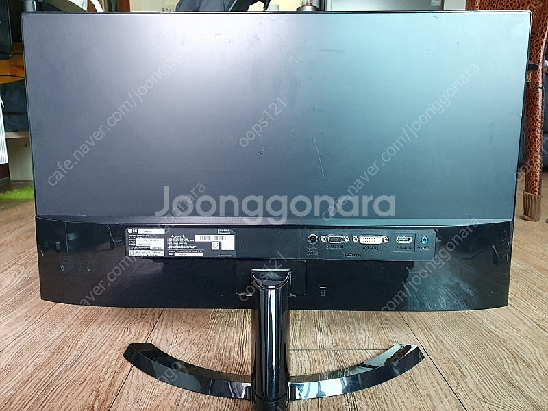 LG 24인치 모니터 (24mp58vq) 팝니다.--3