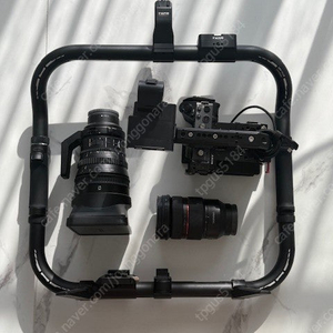 소니 fx3 , 소니 pz 28-135mm f4 , 삼양 24-70mm f2.8 소니 fe마운트 , 틸타 링그립 플러스 + 악세사리 판매합니다.