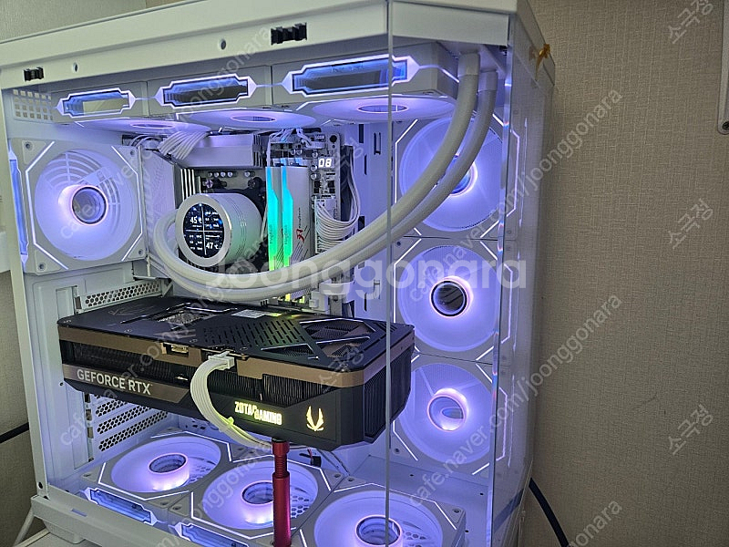 조텍 RTX 5090 그래픽카드판매합니다.--6