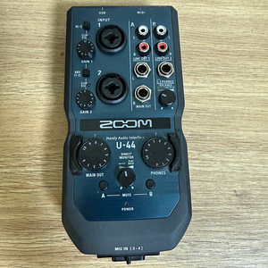 Zoom U-44 인터페이스 판매합니다 10만
