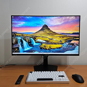 삼성 4k 32인치 144hz S32DG700 모니터 판매합니다
