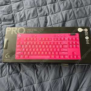 로지텍 G PRO X TKL RAPID 핑크 색상 자석축 키보드 판매합니다.