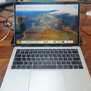 맥북에어 13인치 2019 i5 256GB / 8G 실버 팝니다.