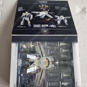 야마토 로이포커기 입니다. 마크로스 VF-1S 입니다.