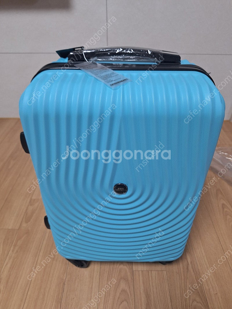 여행가방 캐리어 새제품입니다.--0