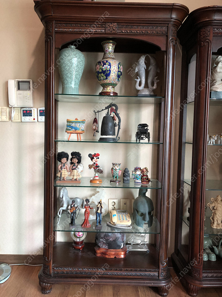 고급스런 엔틱 장식장 판매 합니다. 이미지