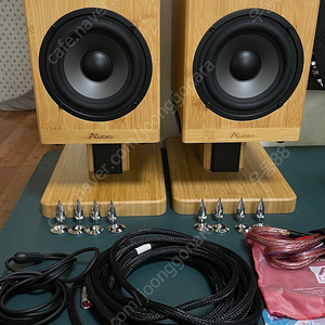 A1 Audio Aurora 1 스피커 + 스탠드 +HG SP 케이블 - 5M