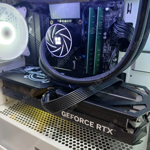 인텔 i-5 12600k 4070 고사양 게이밍 데스크탑