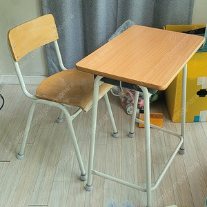 초등학교 책상의자
