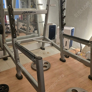 스쿼트렉 라이프휘트니스