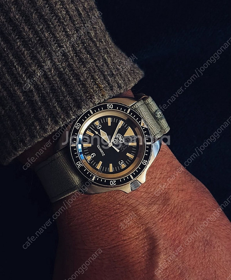 CWC 1983 Royal Navy Diver Re-i...--0