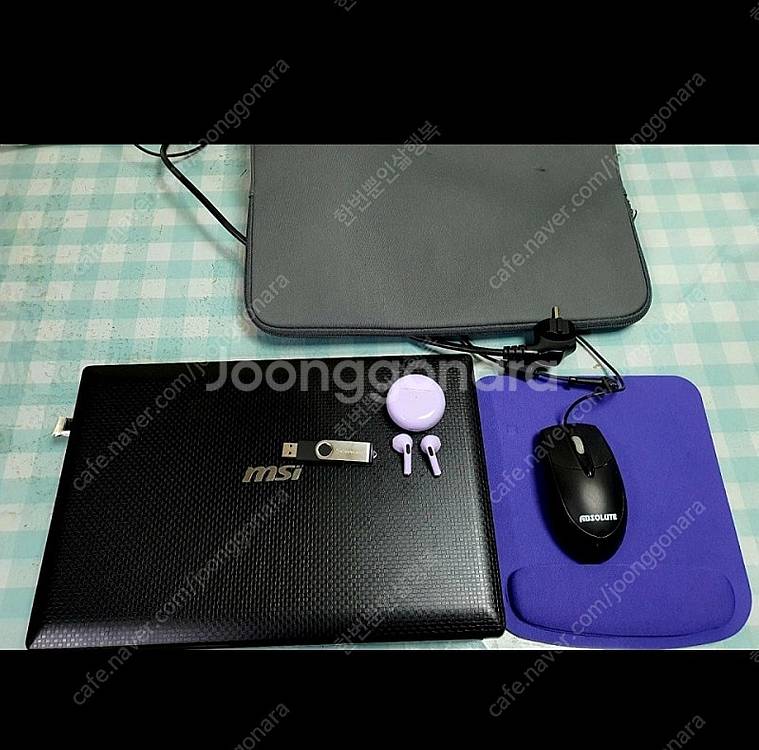 i5 노트북 팝니다 SSD하드 램 8기가 ,무선이어폰등...--0