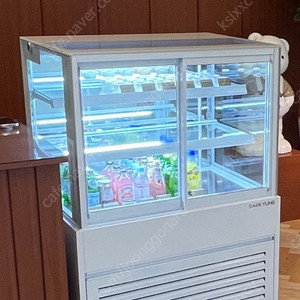 세경 쇼케이스 900 판매합니다