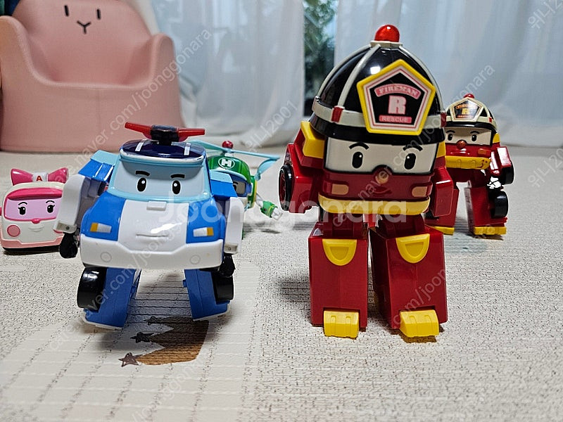 로보카폴리 변신 로봇 2종(폴리, 로이) 판매합니다. (택배비 별도)--0