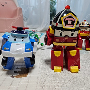 로보카폴리 변신 로봇 2종(폴리, 로이) 판매합니다. (택배비 별도)