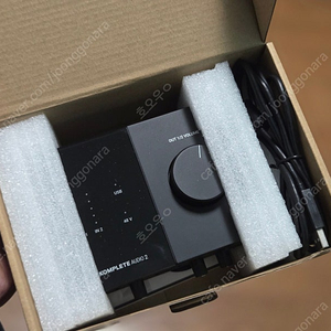 NI Komplete Audio2 풀박스 판매합니다.
