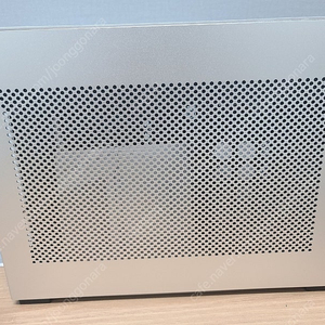 리안리 a4-h2o 실버 itx 케이스