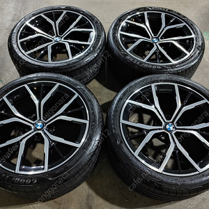 [판매] BMW G30 5시리즈 845M 19인치 정품 휠타이어