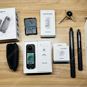 인스타 360 X4 + 각종 악세서리 일괄판매