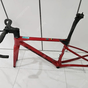 메리다 스컬트라 8000 프레임, 3T 카본 핸들바 400mm