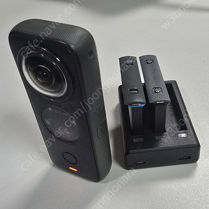 INSTA 360 ONE X2 본체 + 호환충전기 + 호환배터리 2 + 정품 배터리