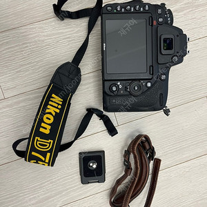 니콘 750D, 24-70, 70-200 VR2, 85.8G, 50.4G, 폴라 14mm, 플래시, 동조기, 삼각대 팝니다.