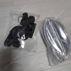 맥버니 토끼인형 립파우치 새상품 판매합니다