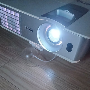 벤큐 FHD 빔프로젝터 팝니다 W1070 +