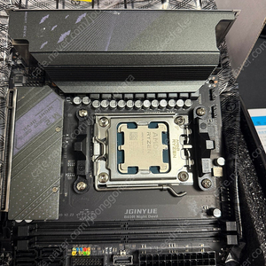 JGINYUE B650i Night Devil 징유에 메인보드 및 AMD 8400F