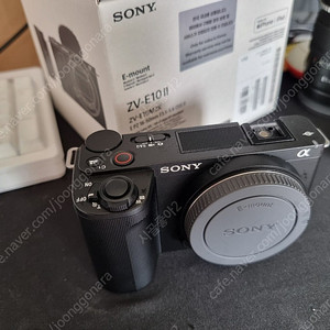 소니 정품 ZV E10 M2 미러리스 바디 팝니다. 박스풀셋 90만원 , sel 15mm f1.4 G렌즈 + ND필터 58만 (보증기간5개월남음)