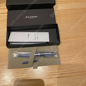플래티넘 유키아소부 한정판 만년필(M닙 새것) 판매합니다.