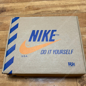 나이키 ‘두 잇 유어셀프 키트’ 우먼스 맨투맨 DIY KIT