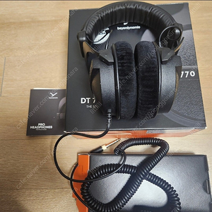베이어다이나믹 DT770 PRO BLACK Limited Edition 헤드폰 판매합니다.