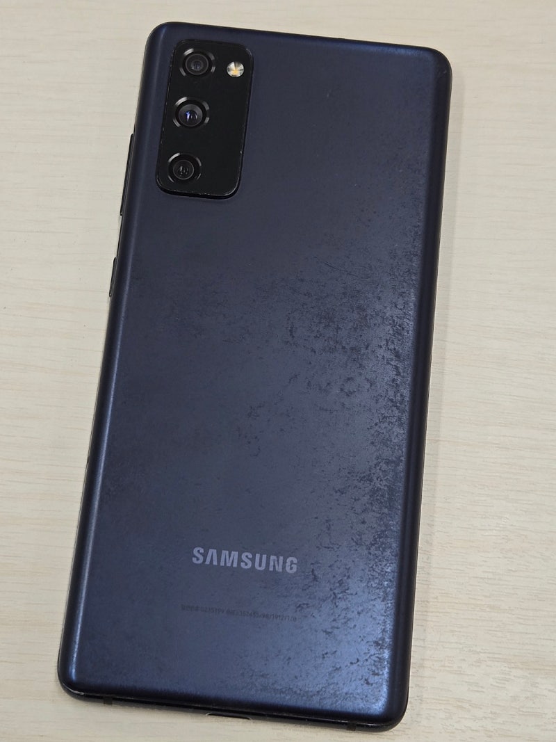 갤럭시 S20FE 블랙색상 128용량 가성비좋은 꿀매물 단말기 12만 판매합니다