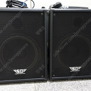 spm-600a 1조.리모컨.무선마이크2개..멀티플레이어(MP3.FM. USB. SD카드 플레이 기능).연결선.가방