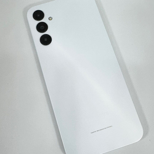 외관S급 갤럭시 점프3 화이트색상 128G 15.5만원 판매합니다.24년3월개통