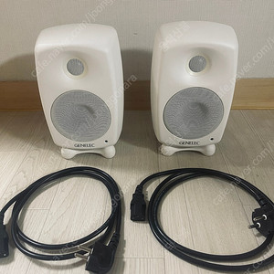 제네렉 모니터링 스피커 8020D 1조 화이트