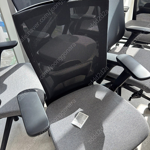 퍼시스 사무용 의자 CHN4300w 초급매