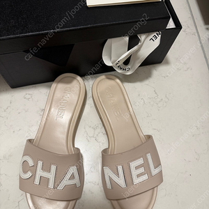 샤넬 샌들 37c