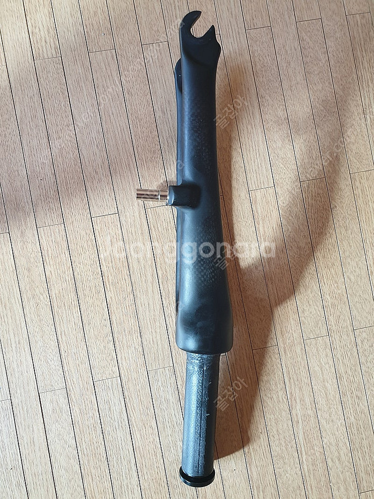 16인치305사이즈접이식자전거용 V브레이크 카본포크(허브사이즈74미리, 스티어러길이111미리)판매합니다(장착대왕볼트...--2