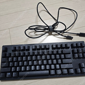 레이저 헌츠맨v2 TKL 팝니다.
