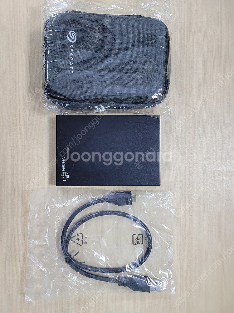 씨게이트 외장 HDD 4TB 팝니다.--0