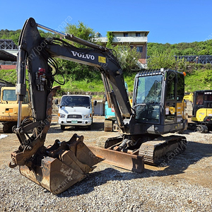 볼보 02급 중고굴삭기 EC60E 2022년 2400시간 코끼리집게 풀셋 구성